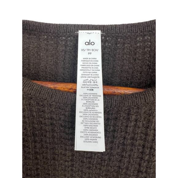 ALO SET Cashmere Plush Waffle Long Sleeve & High-Waist Plush Waffle Pant - Picture 11 of 16